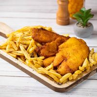 Porção de Filé de Tilápia com Batata Frita e Queijo